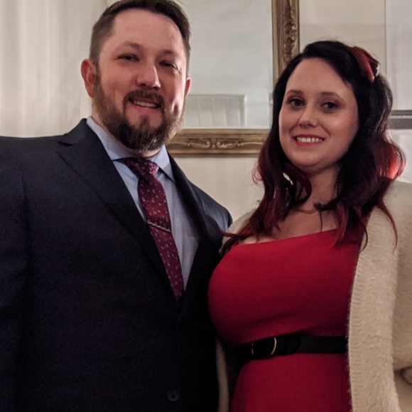 Meet your Poshers, Chelsea and RJ - Picture 3 of 3